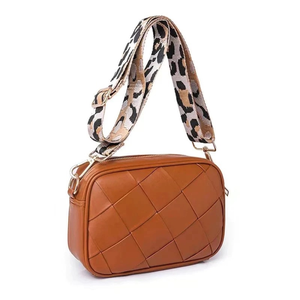 NWOT Woven crossbody bag - camel